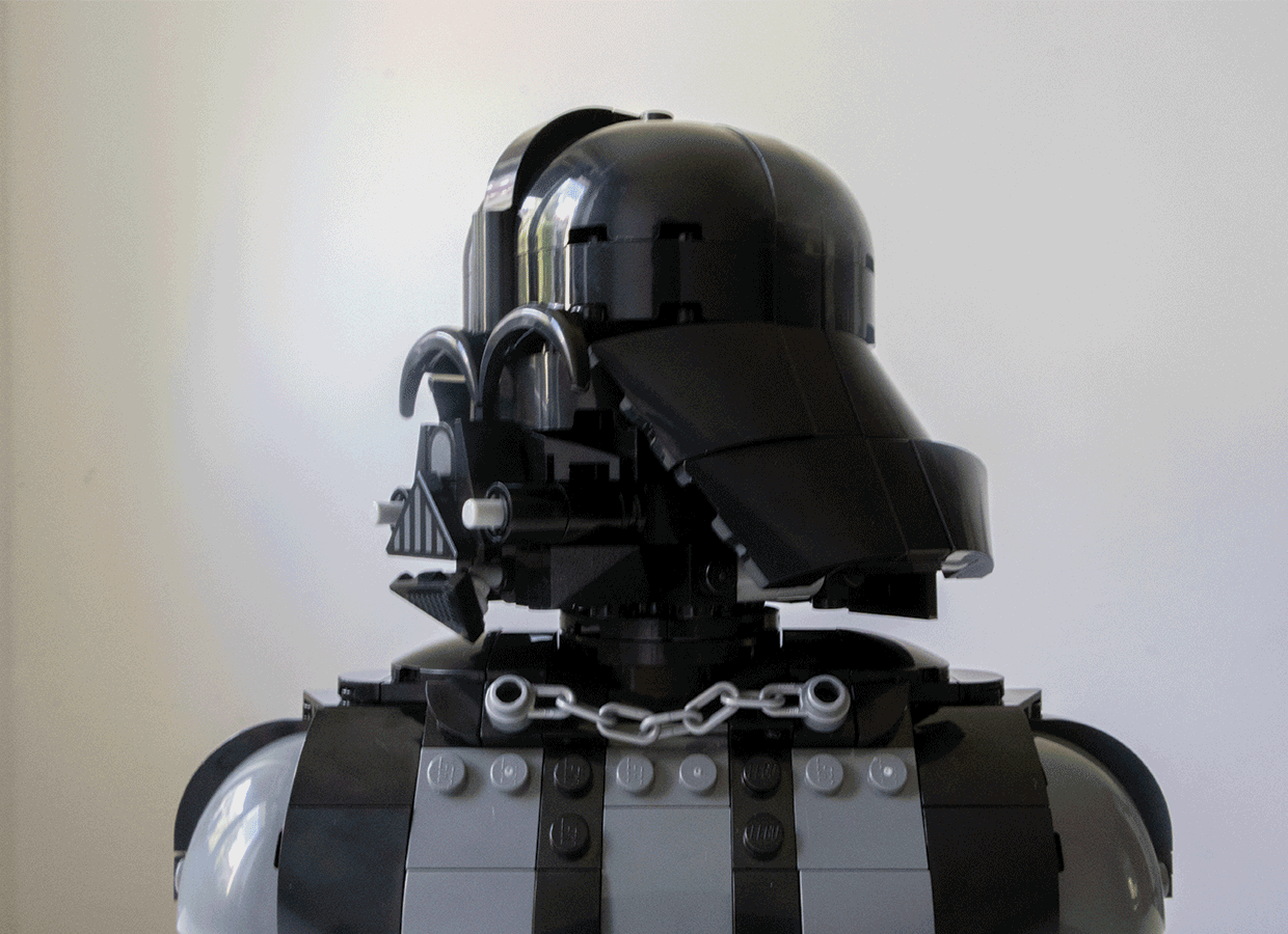 LEGO Darth Vader busta kýva hlavou.