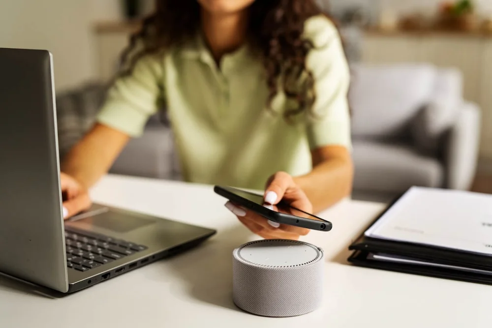 Bluetooth-prepojenie-telefonu-notebooku-a-bezdrotoveho-reproduktora