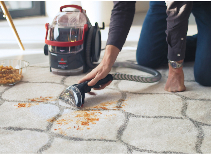 Viacčelov vysvač Bissell čist koberec.