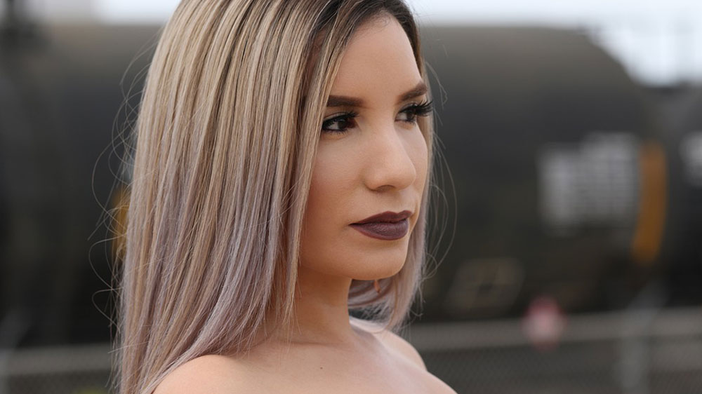 Rowenta žehlička na vlasy s uzamykateľnm kĺbom kliet.