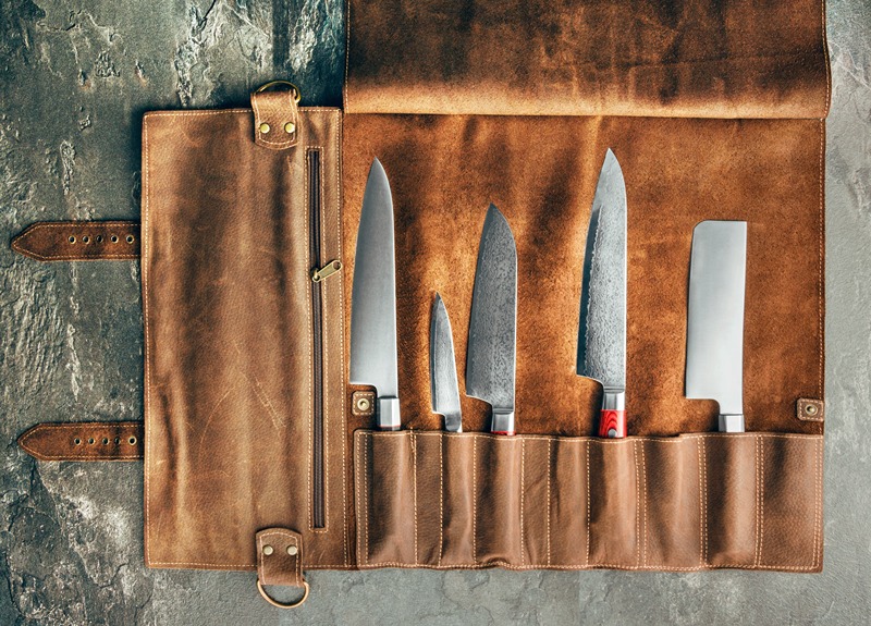 Set profesionlnych nožov do kuchyne.