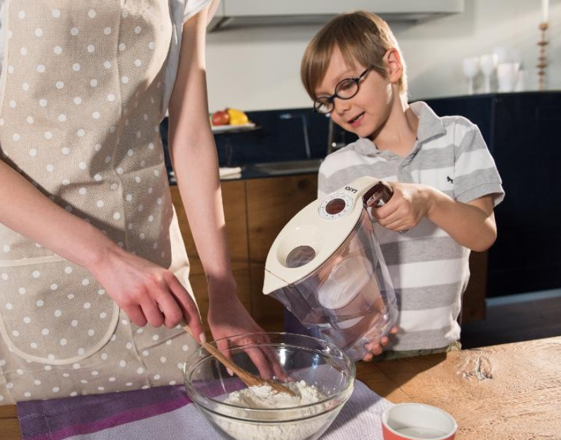 Filtračn kanvica je praktick mal darček na Vianoce. 