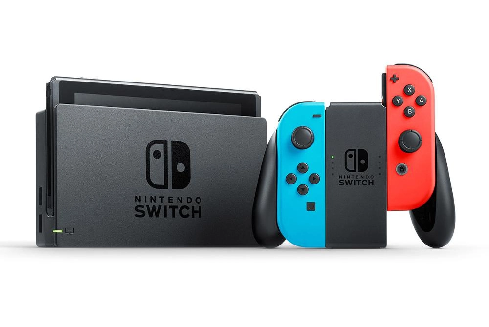 Hern konzola Nintendo Switch v modro červenom preveden.