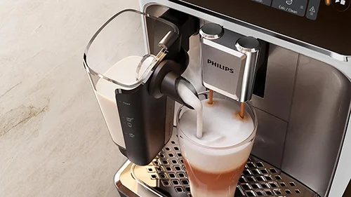 Plnoautomatický kávovar Philips s mliečnym systémom LatteGo.