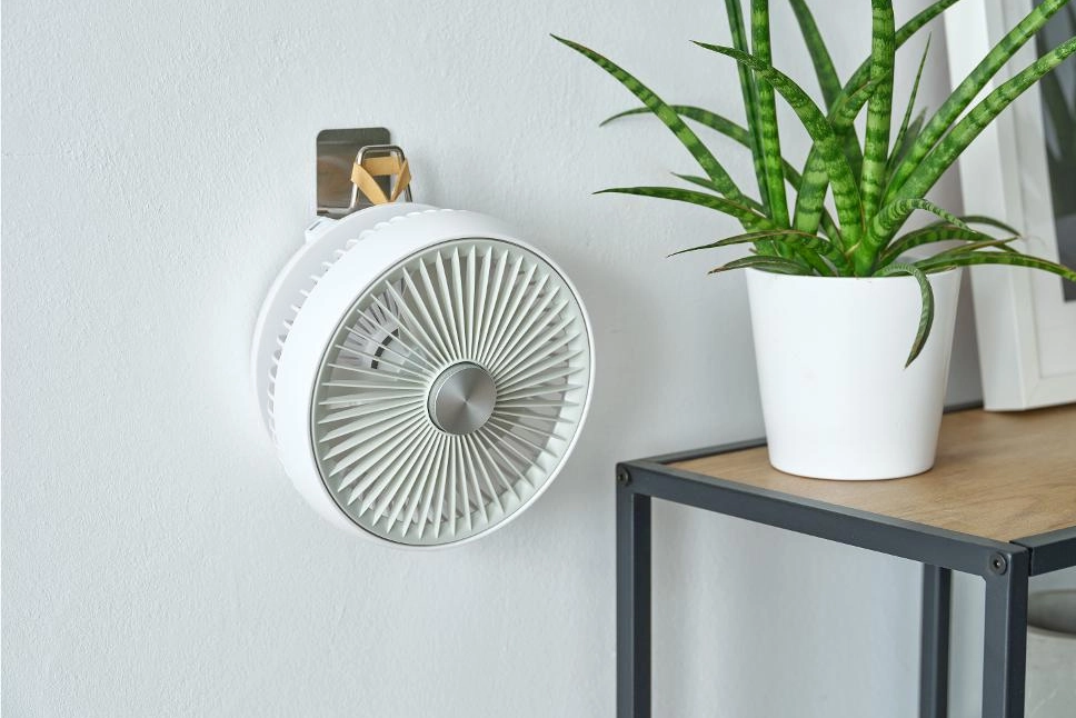 Skladac stolov ventiltor Sencor.