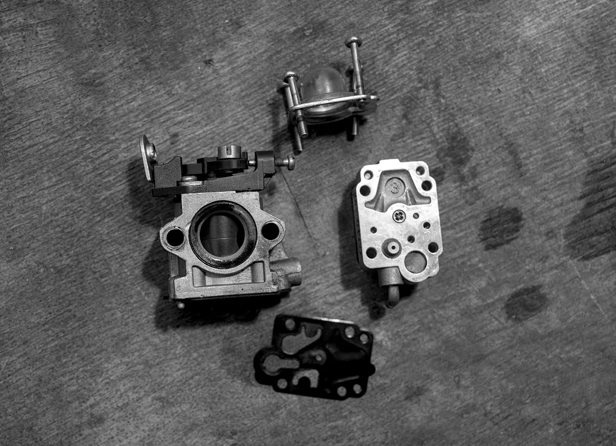 Vyčistený karburátor.