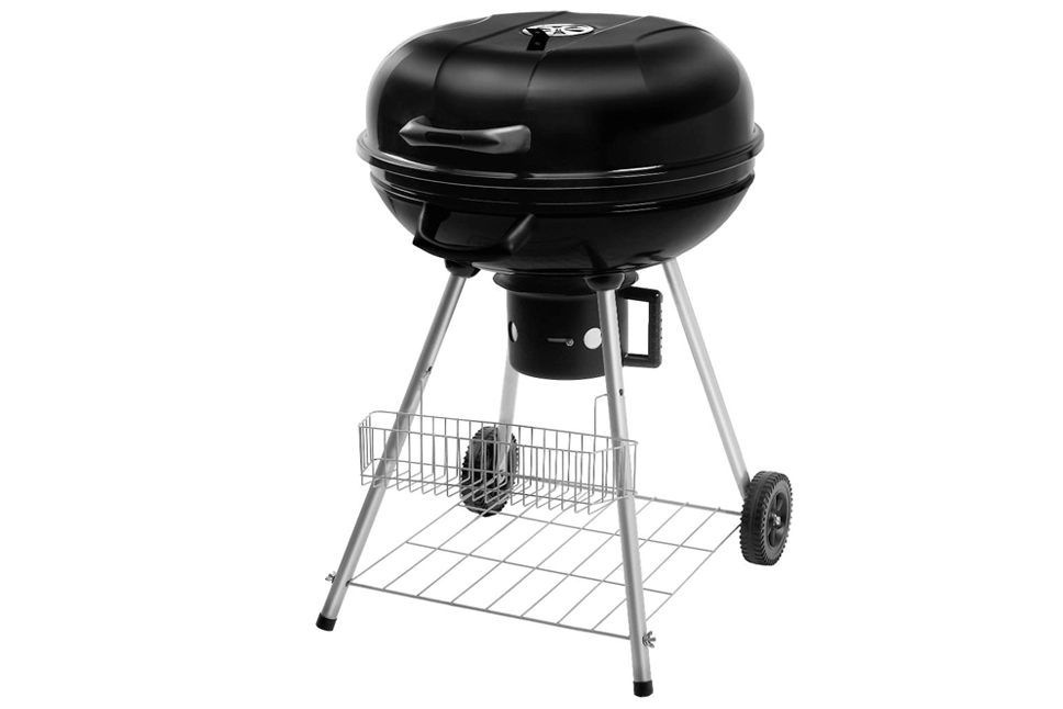 Kotlov gril na dreven uhlie.