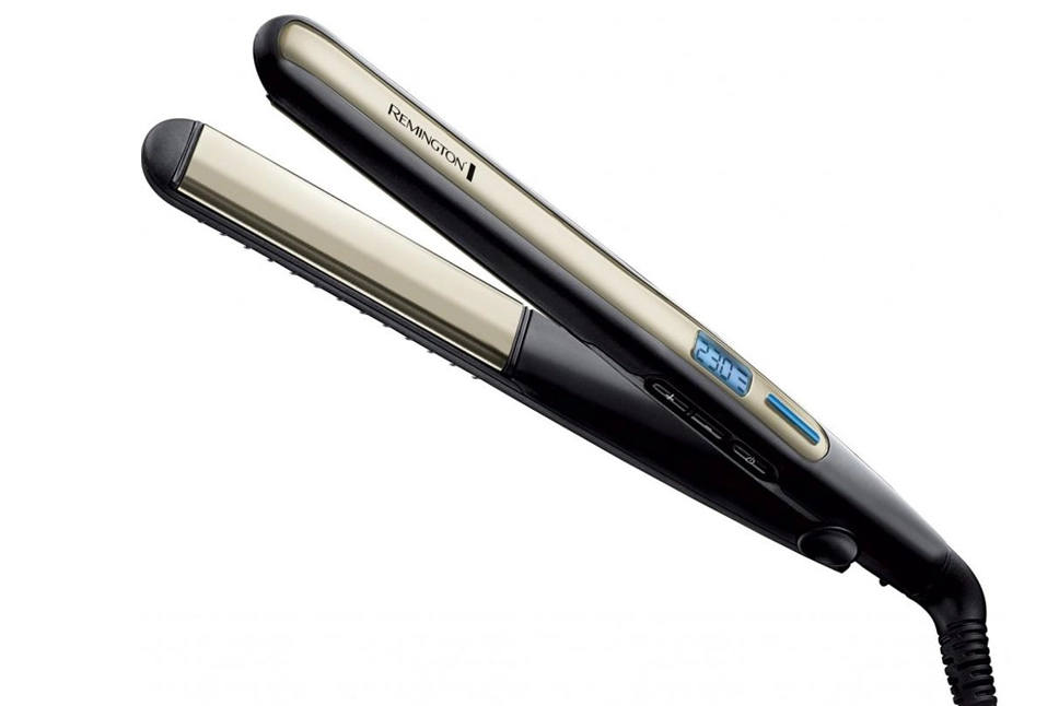 Žehlička na vlasy Remington S6500.