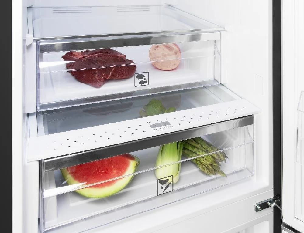 Kombinovaná chladnička Philco s priehradkou FreshStore.