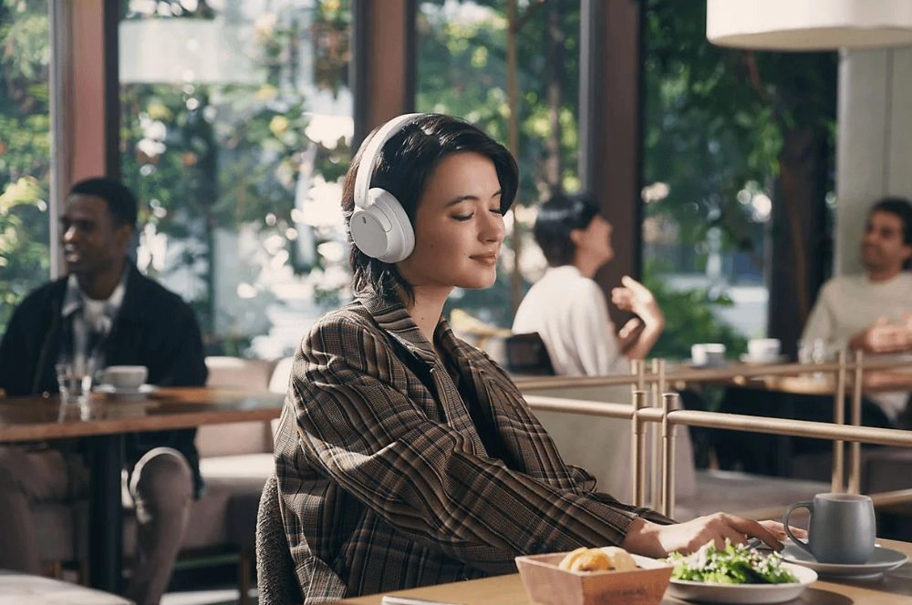 Bezdrtov slchadl Sony s potlačenm hluku.