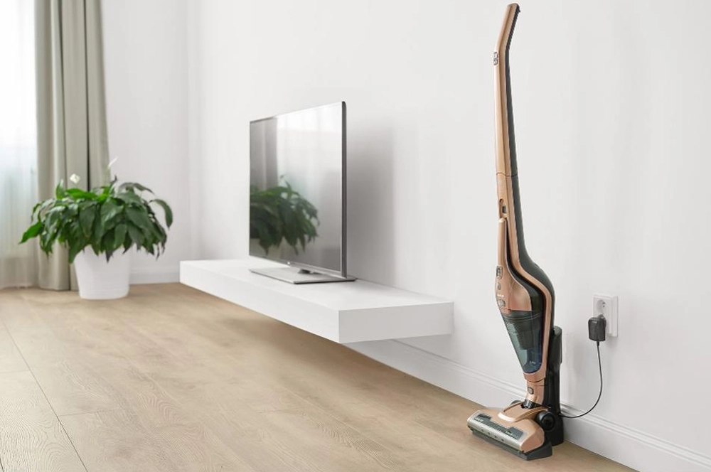 Bezdrtov tyčov vysvač 3v1.