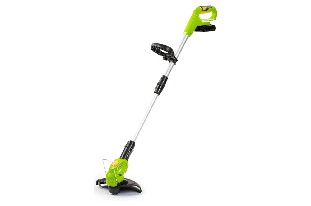 Akumultorov kosačka strunov FIeldmann.