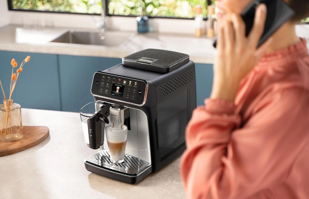 Automatick kvovar Philips s funkciou Latte Go.