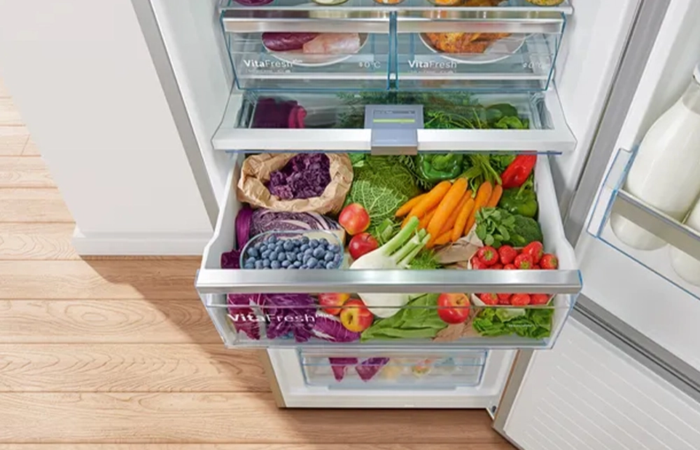 Biele chladničky sa lia veľkosťou objemu.