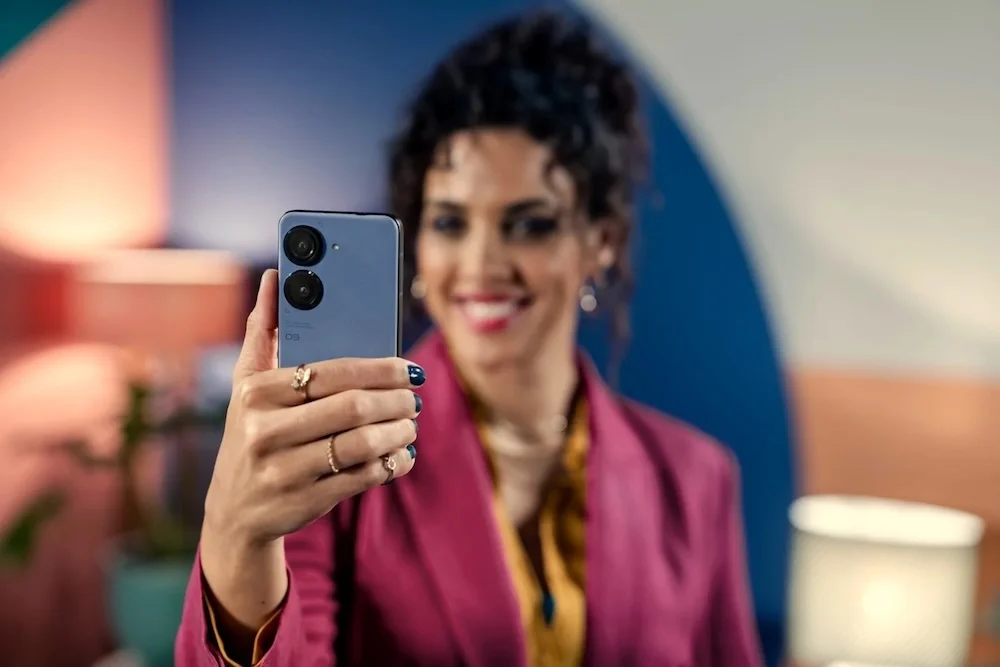 maly-smartfon-asus-zenfone-9