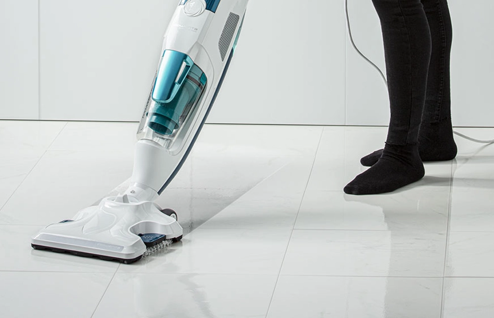 Parn mop na podlahu.