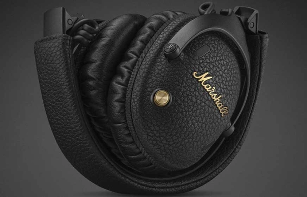 Slchadl na ui Marshall Monitor III so skladacou kontrukciou.