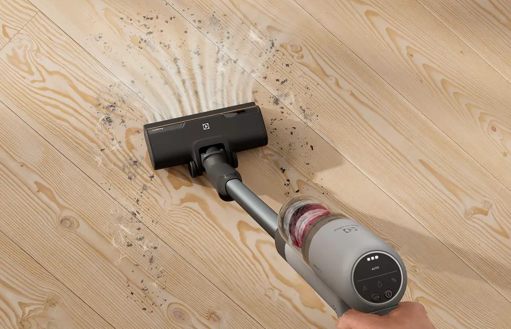 Tyčov vysvač Electrolux pri prci.