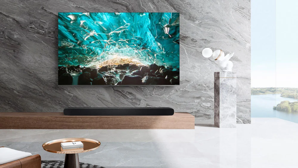 Soundbar v modernej obývačke.