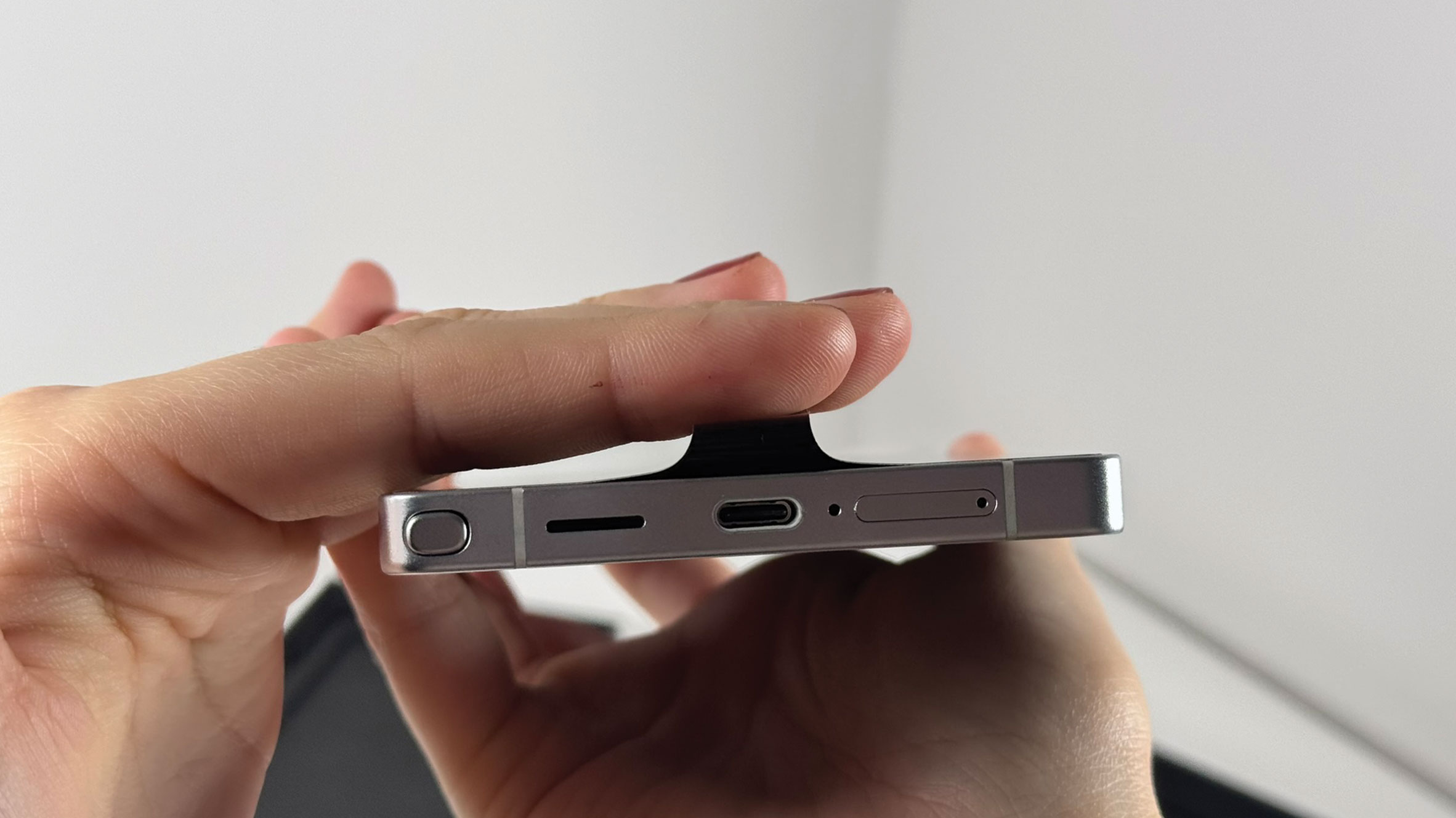 Samsung-Galaxy-S25-Ultra-spodna-lista