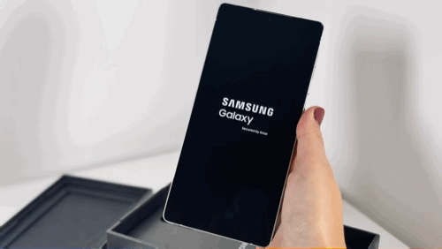Prve-zapnutie-Samsung-Galaxy-S25-Ultra
