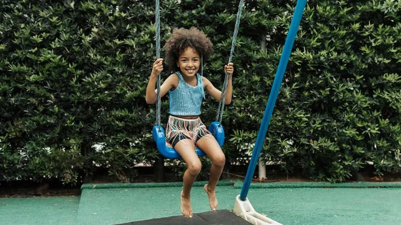 hojdacka-darcek-pre-dievca-7-rokov