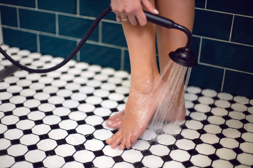 Osviežujúca sprcha na nohy