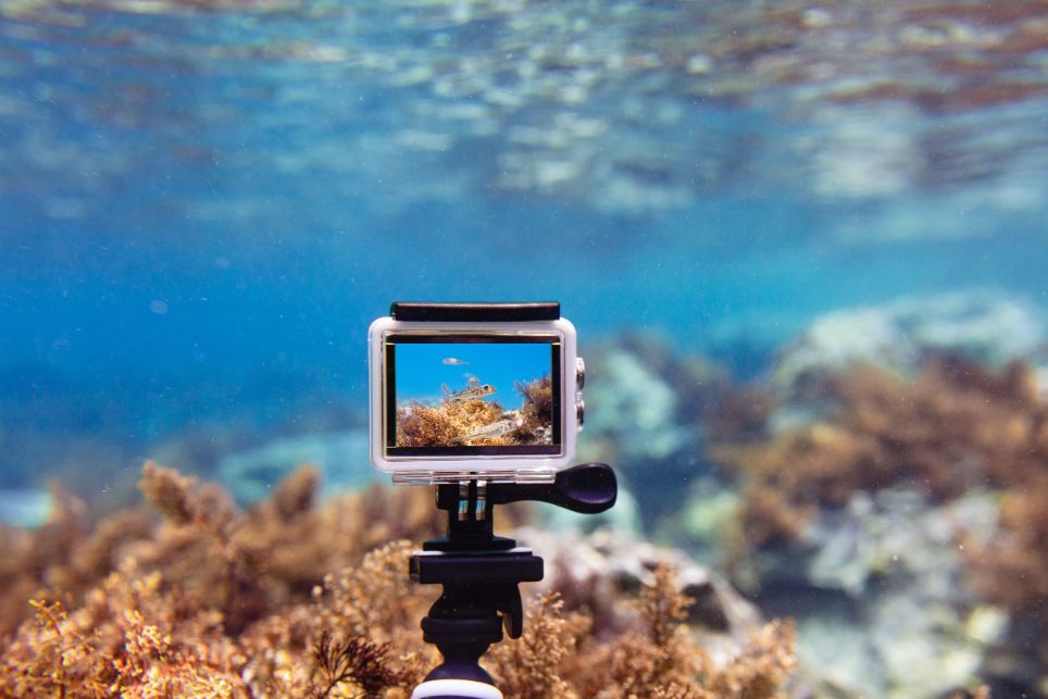 Outdoorová kamera snímajúca morské dno.