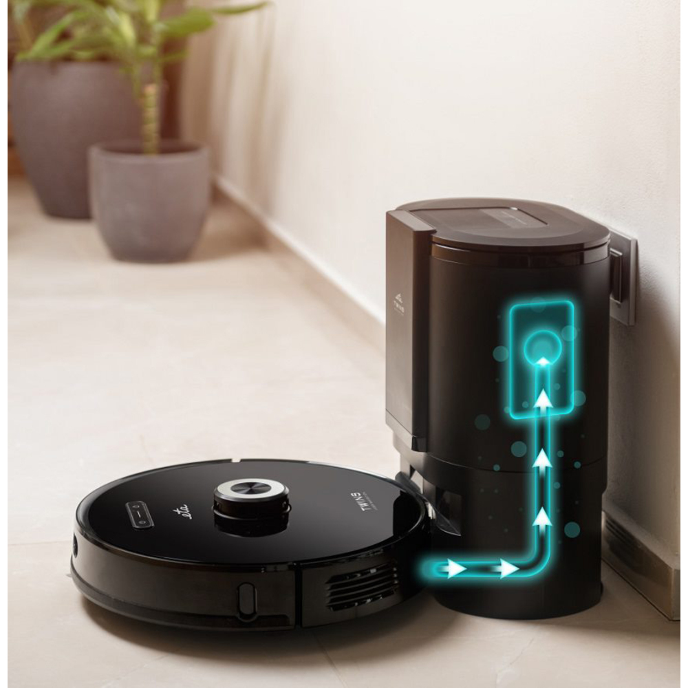 Smart vysávač s mopom v dokovacej stanici.